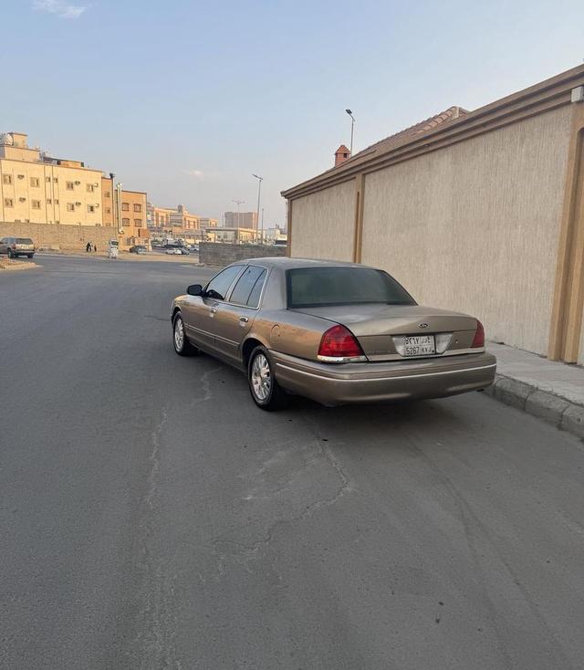 فورد 2004 فكتوريا