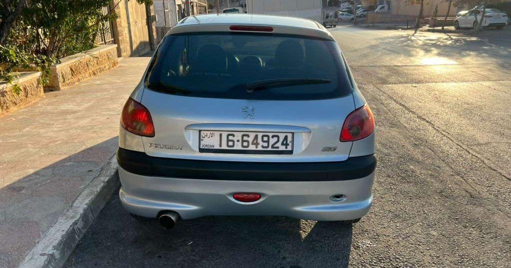 2004 بيجو 206