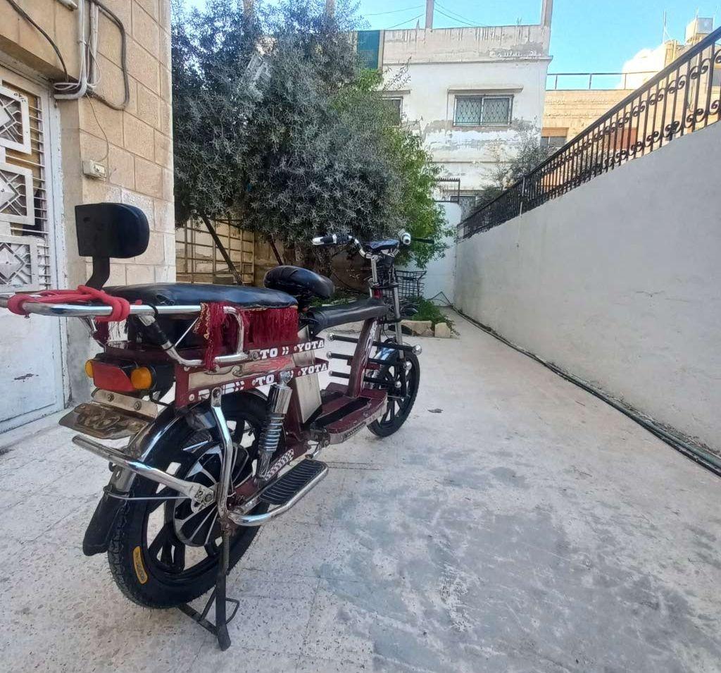 دراجة كهربائية بمحرك