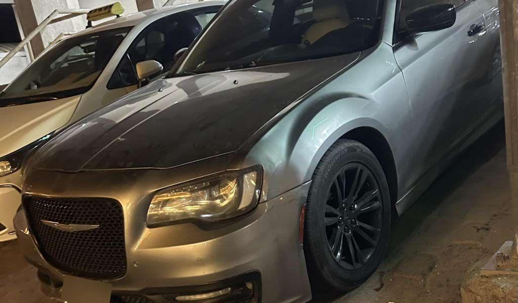 2015 كرايسلر 300