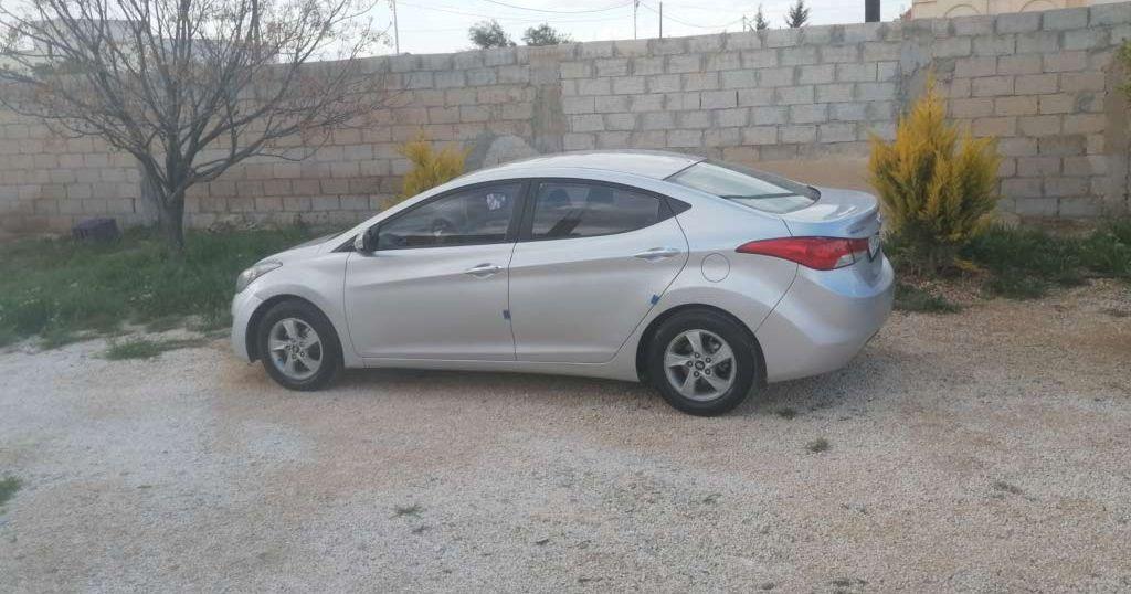 هيونداي افانتي 2012