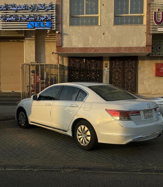 للبيع اكورد 12