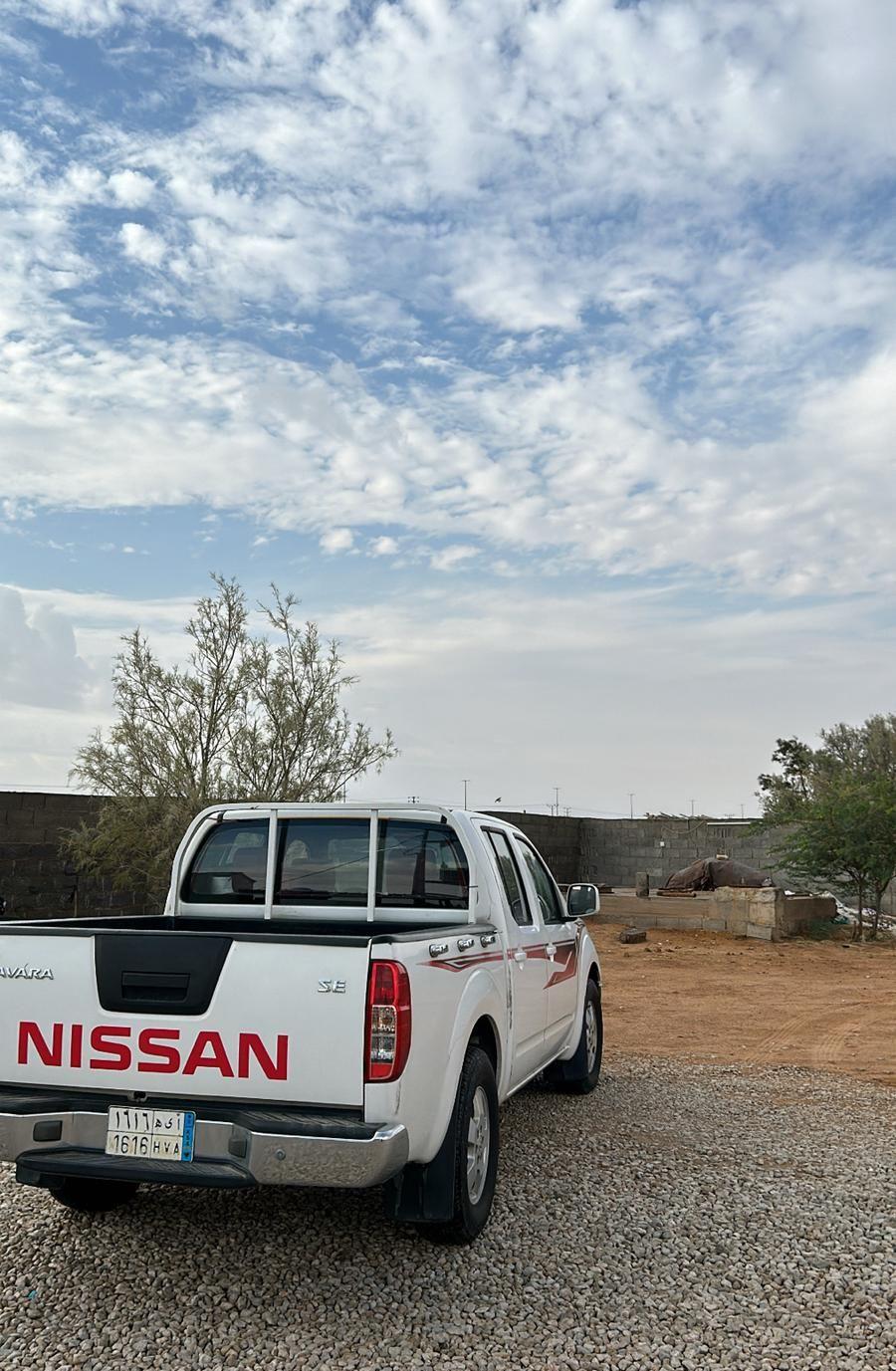 نيسان نافارا 2015