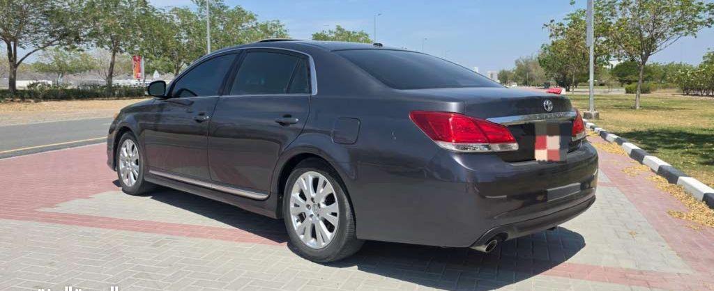 2011 تويوتا افالون