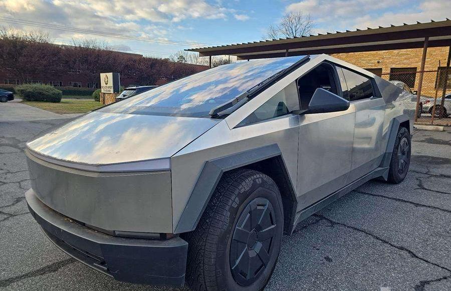 2024 tesla cybertruck