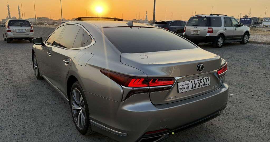 2018 لكزس LS