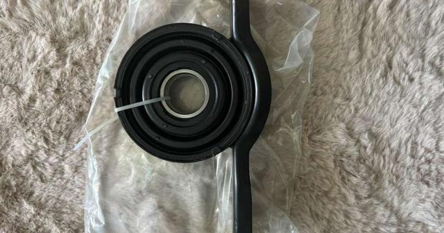 Driveshaft center bearing