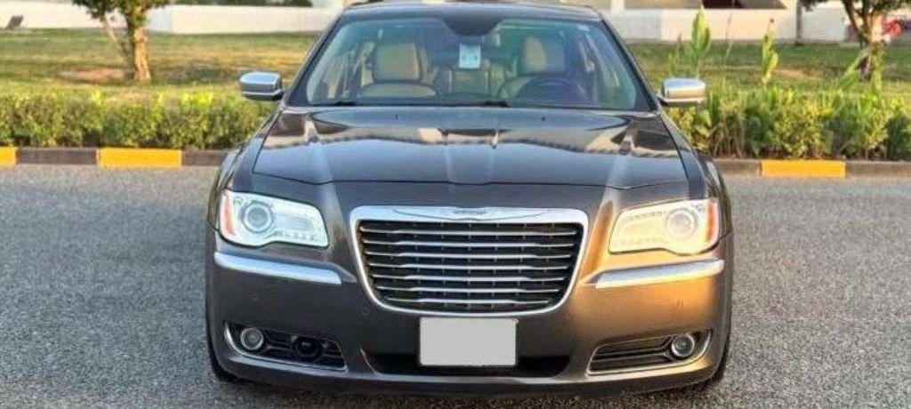 2014 كرايسلر 300