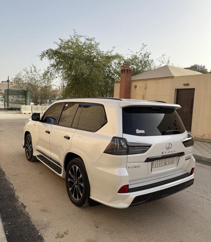 لكزس 2021 مالك