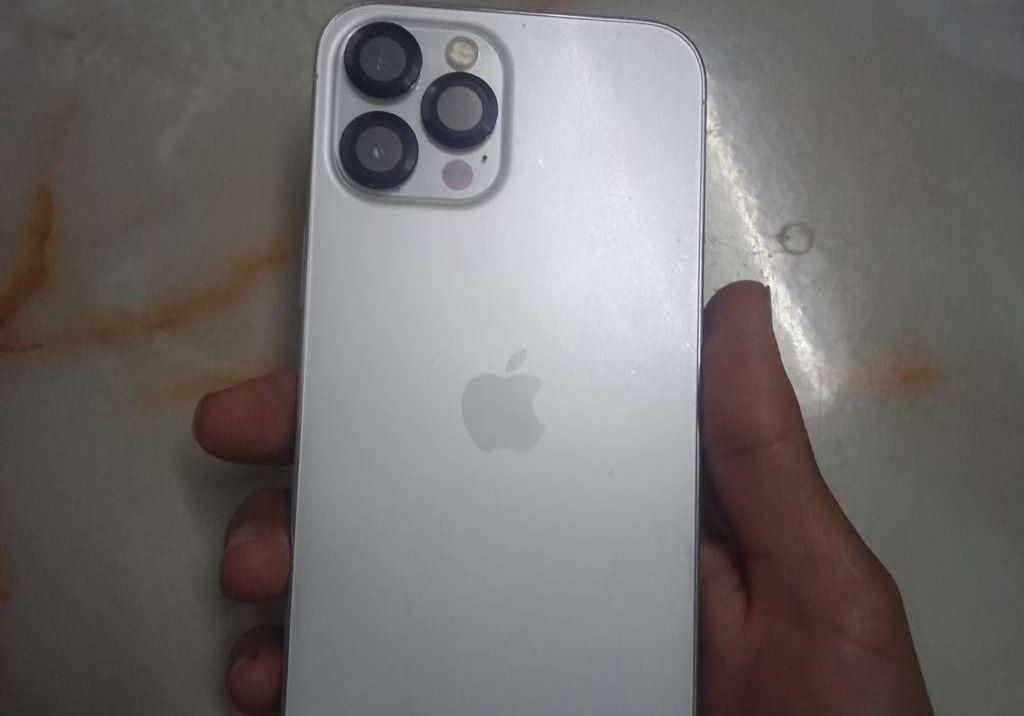 ايفون 12 بررو