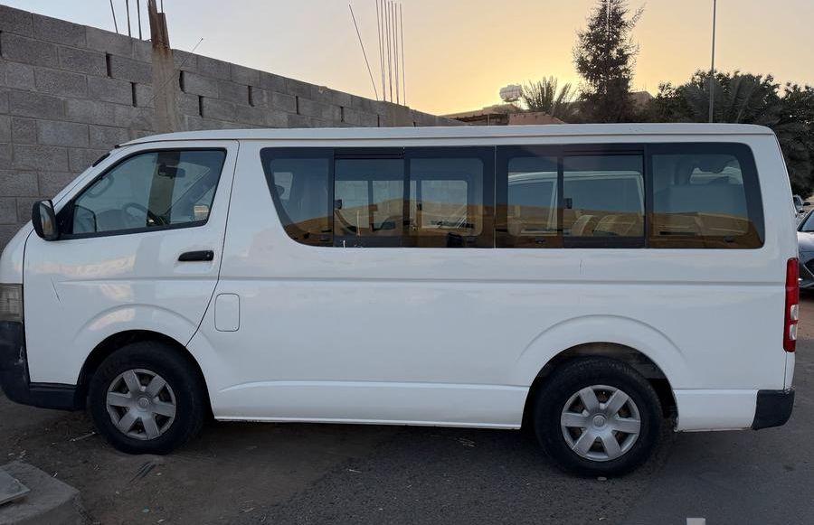 باص تايوتا هايس