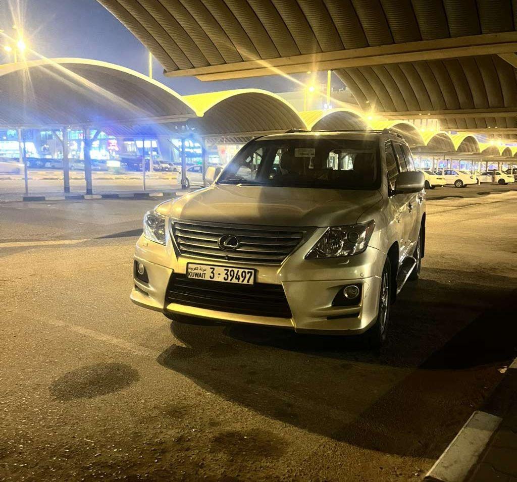 2011 لكزس LX