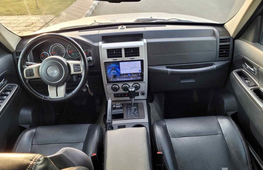 jeep liberty 2012