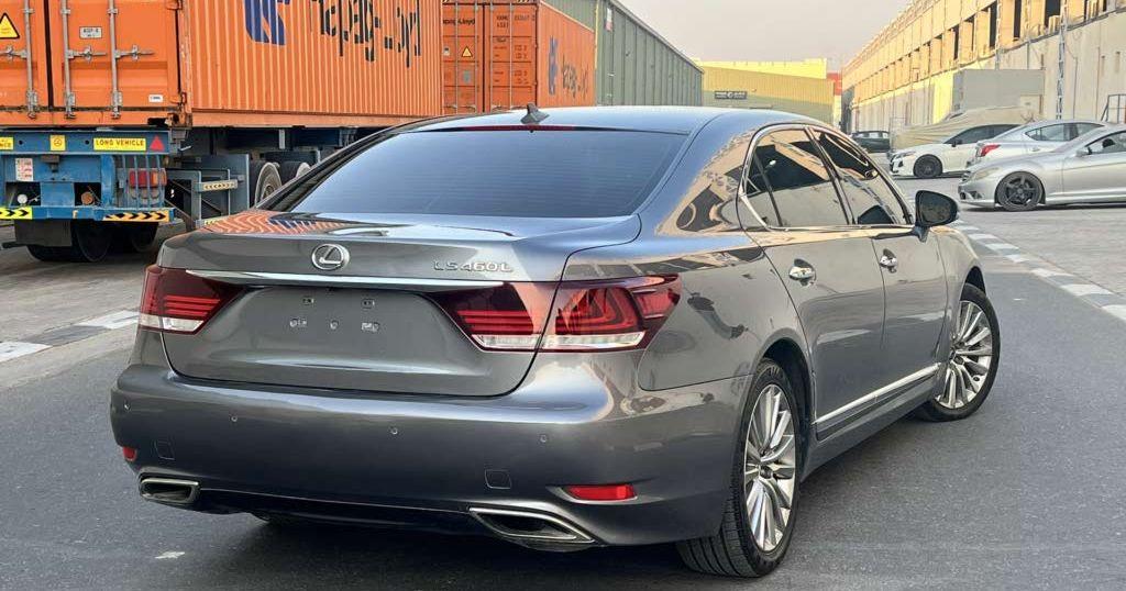 2013 لكزس LS