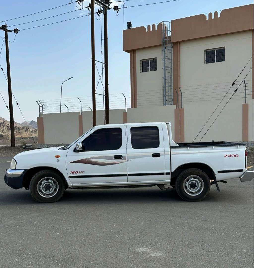 2011 نيسان داتسون
