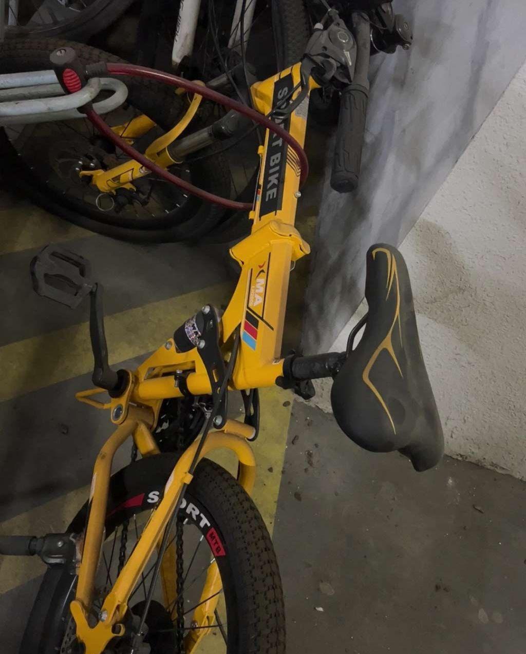 Yellow foldable mountain