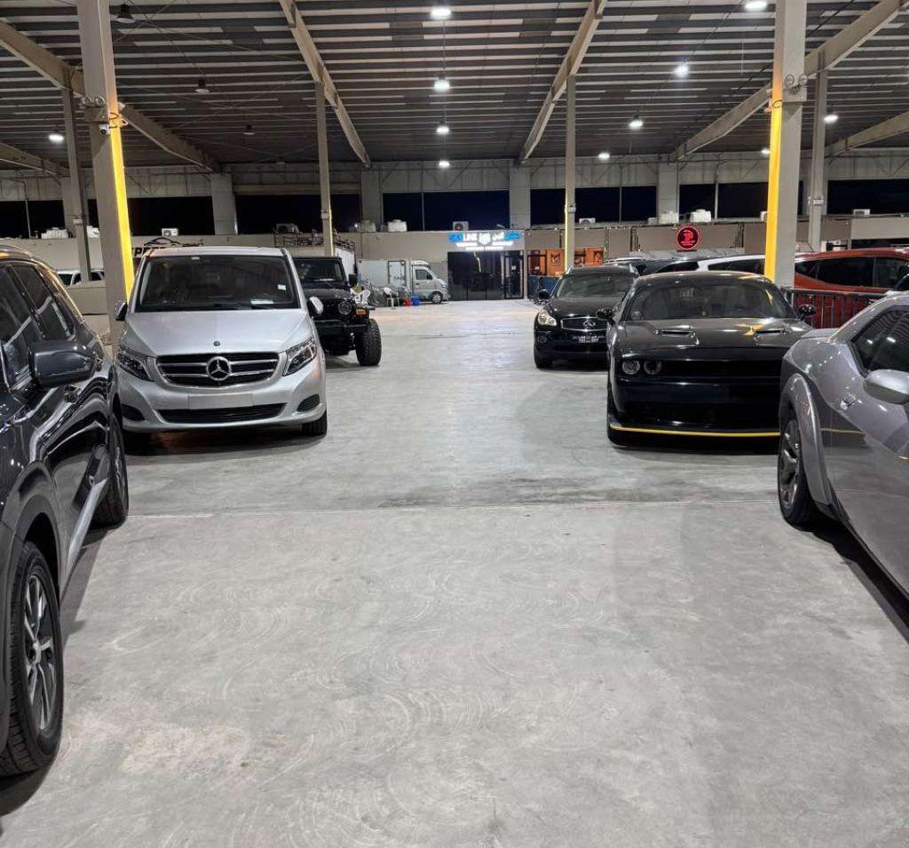 Car Showroom for