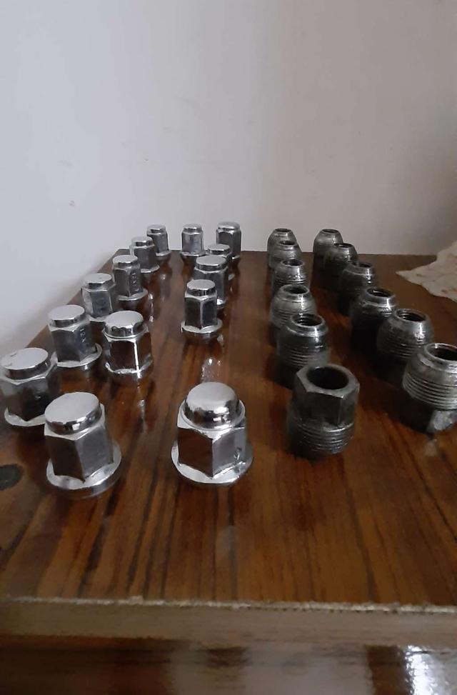 صواميل عجل للبيع