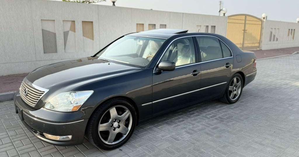 2004 لكزس LS