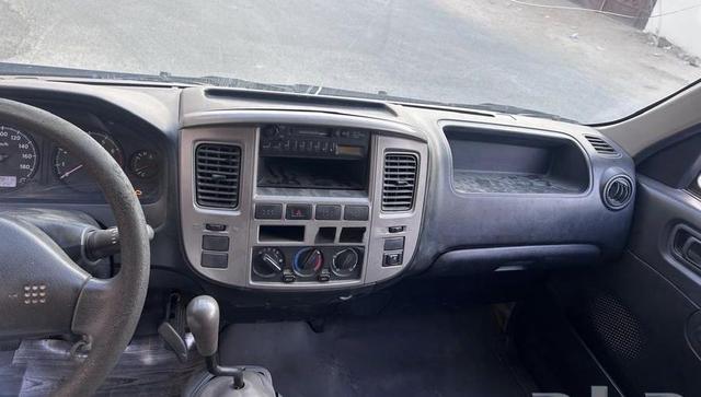 باص نيسان ر