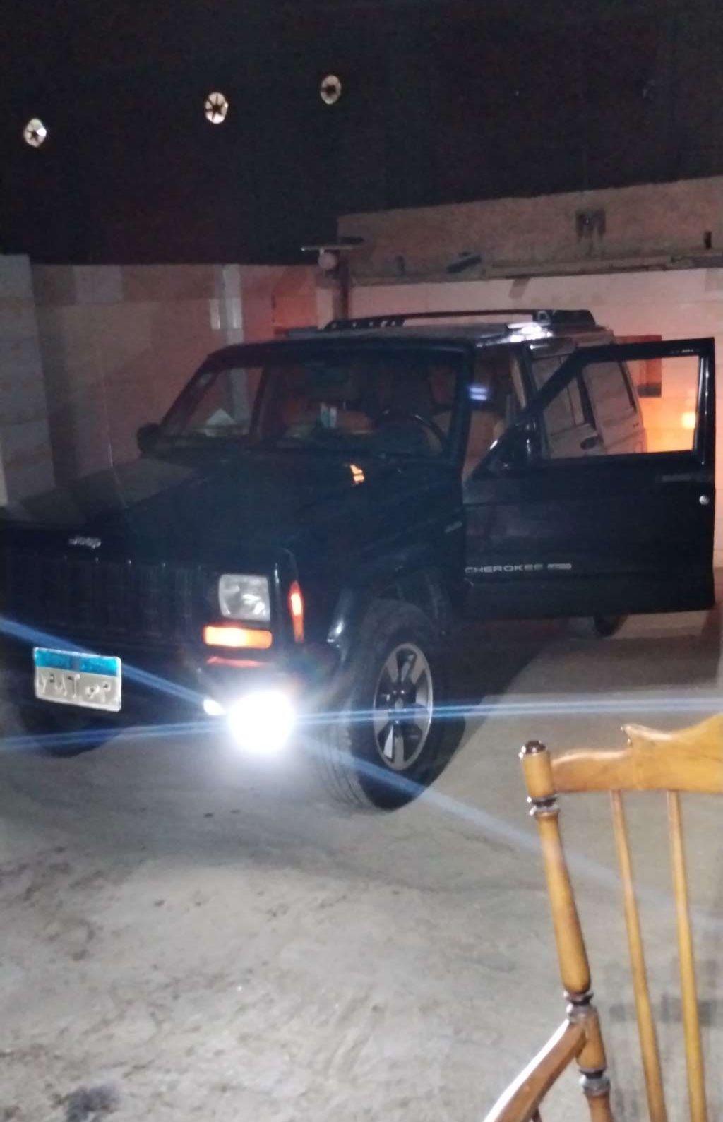 2001 جيب شيروكى