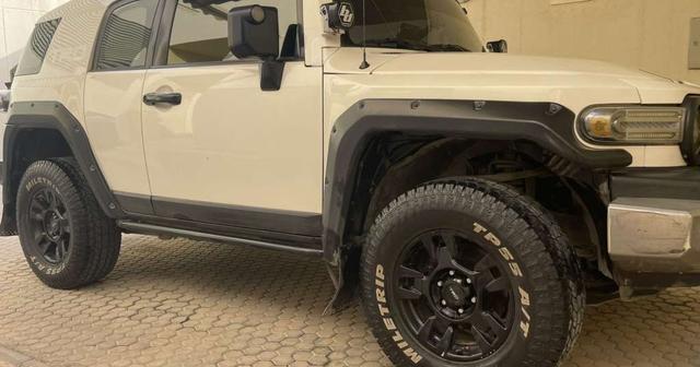 2015 تويوتا FJ