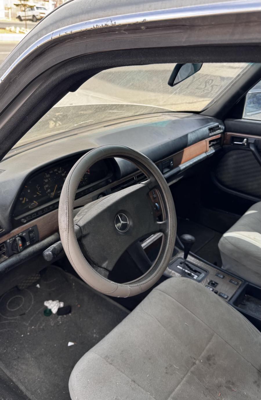 مرسيدس بنز 1990