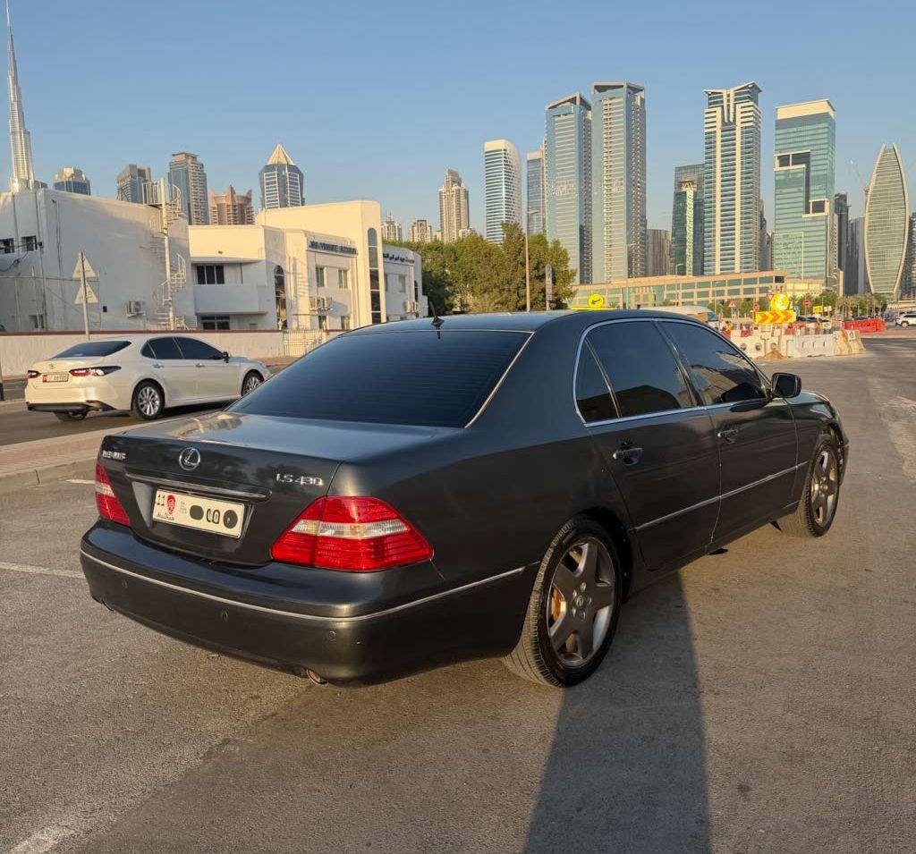 2004 لكزس LS