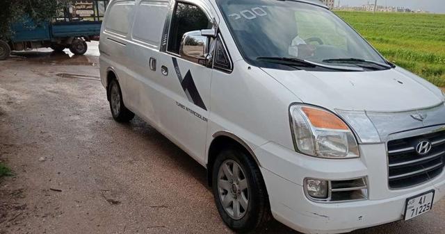 باص هيونداي H100