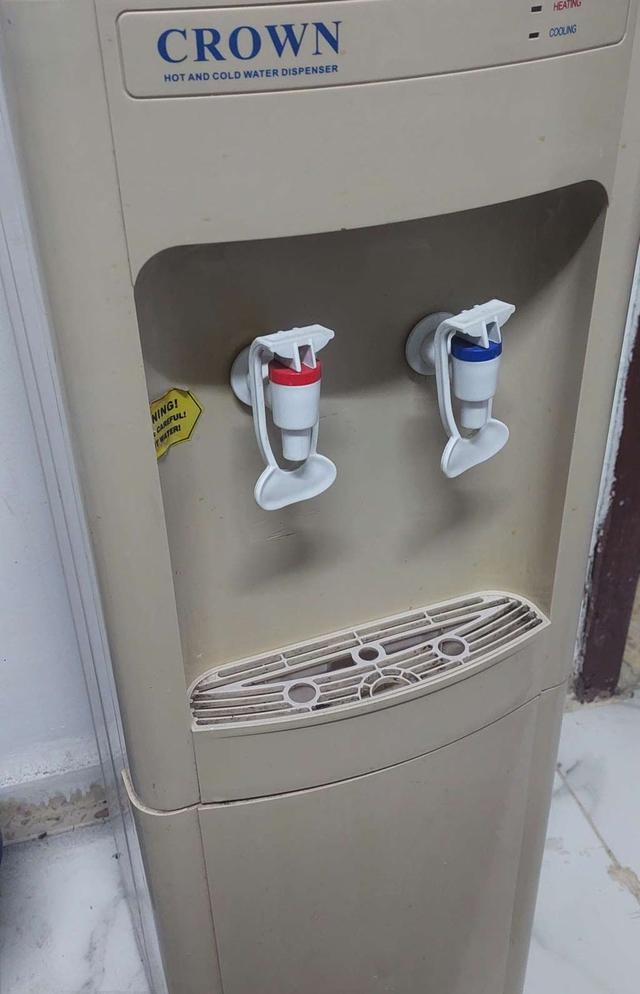 كولر ماء كراون