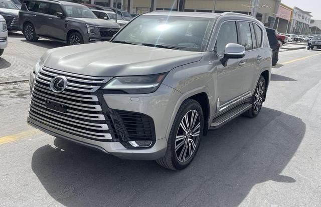 لكزس LX600 BB