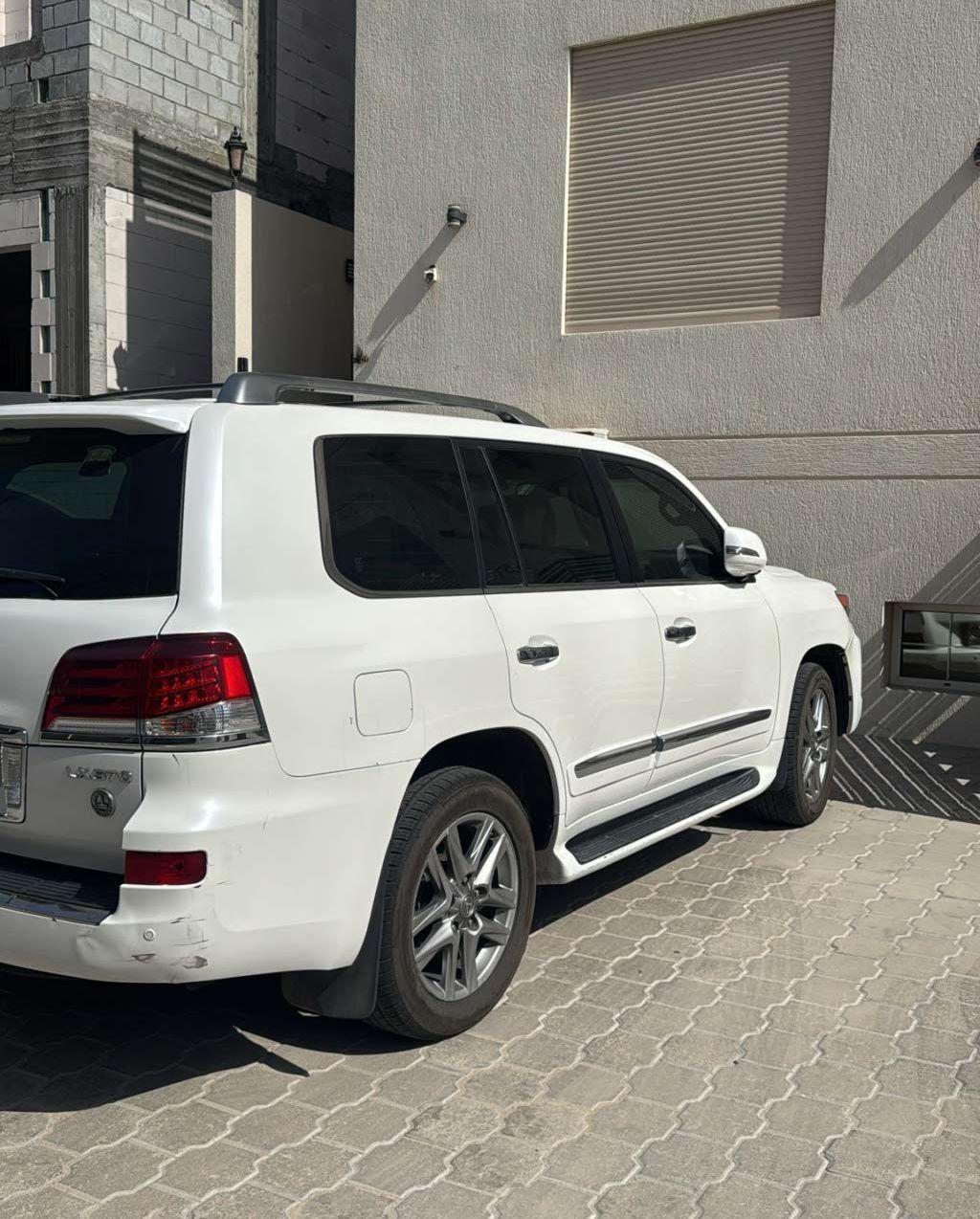 2014 لكزس LX