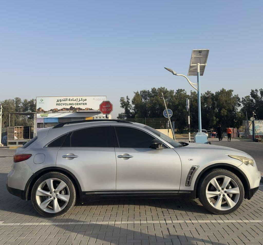 2011 إنفينيتي FX50