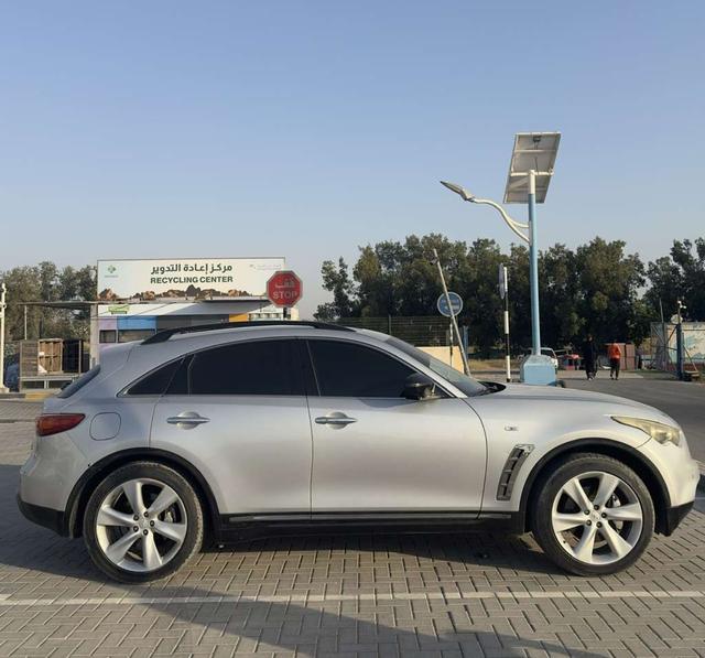 2011 إنفينيتي FX50