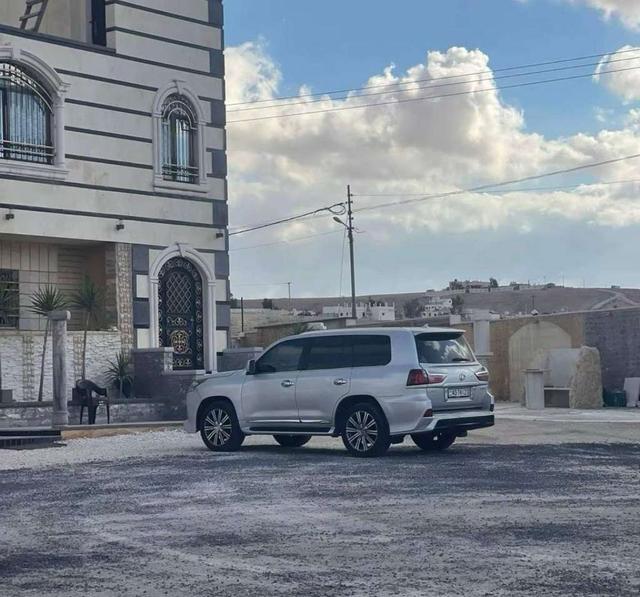 لكزس LX 570