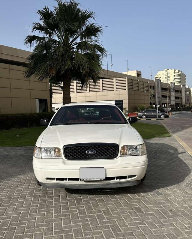 2011 فورد كراون