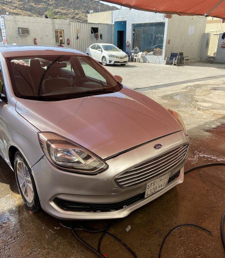 فورد اسكورت ستاندر