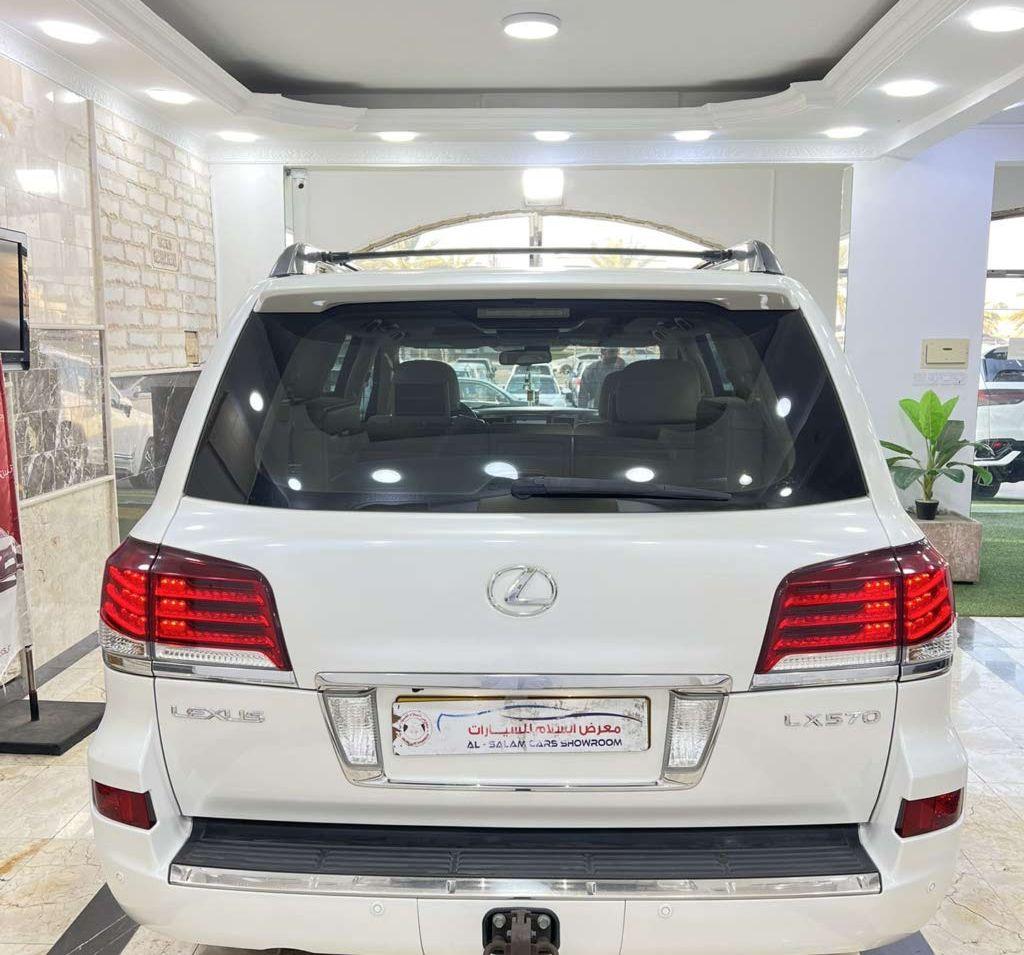 2015 لكزس LX