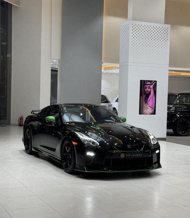 NISSAN GTR