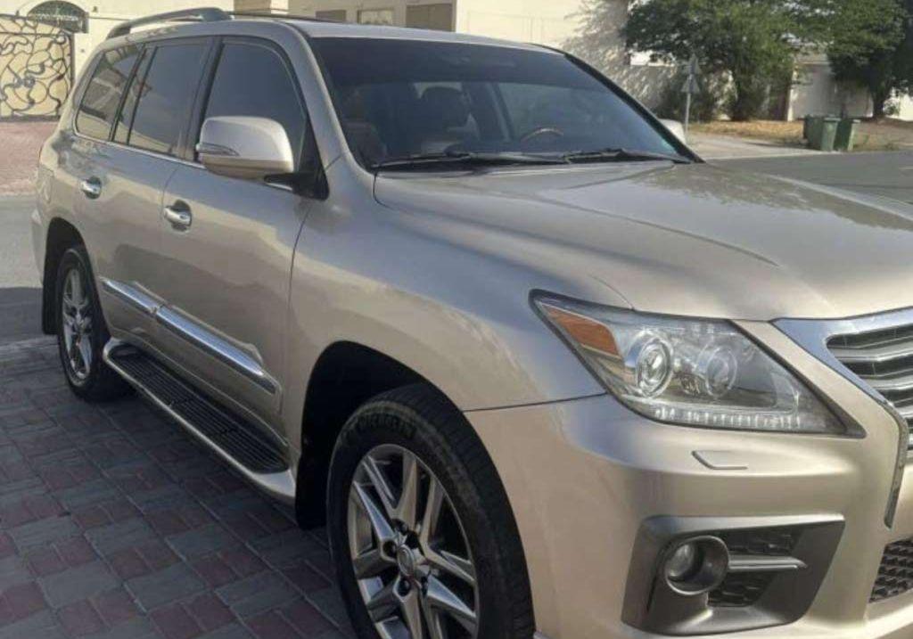 2013 لكزس LX