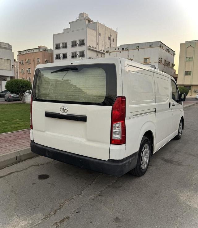 باص ثلاجة للإيجار
