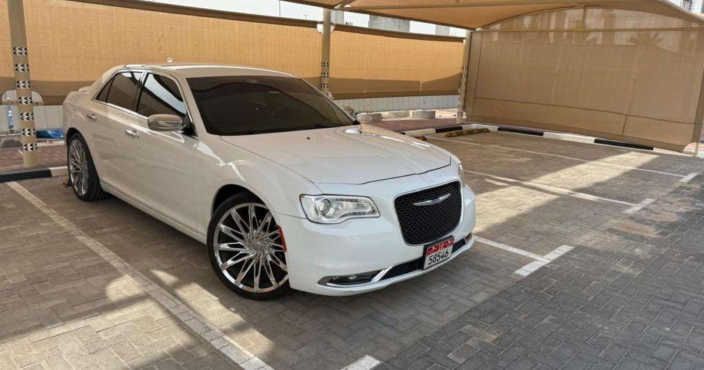 2018 كرايسلر 300