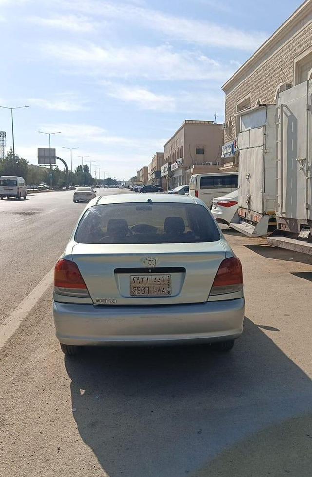 تايوتا ايكوا 2004