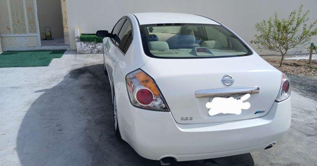 2010 نيسان التيما