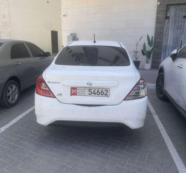 2014 نيسان صني