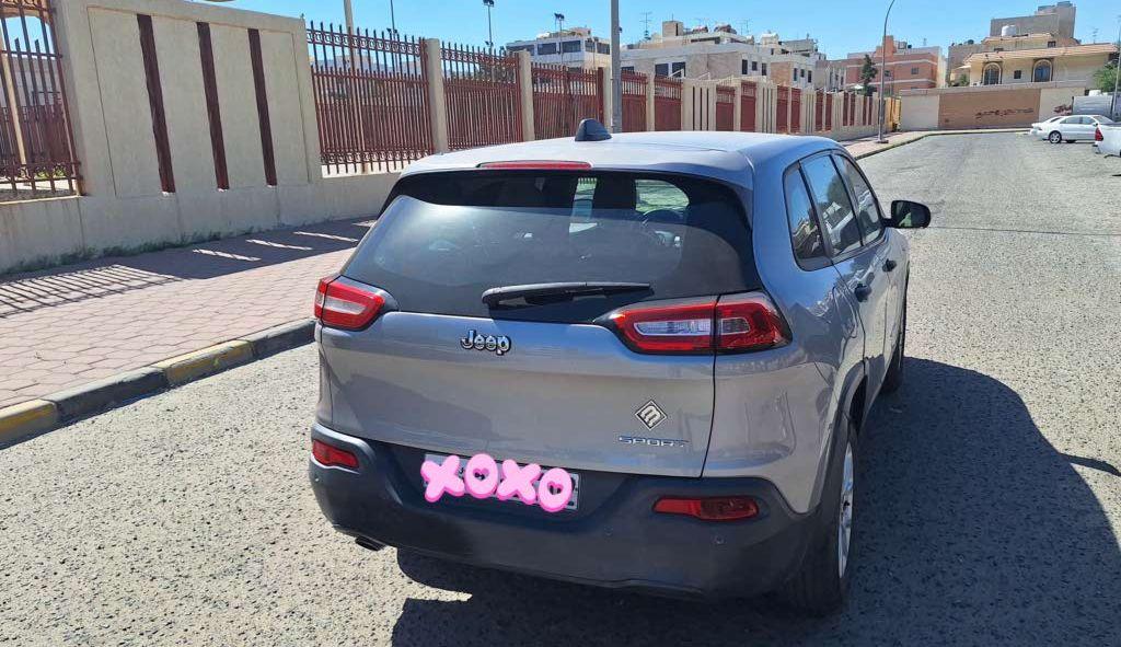 2016 جيب شيروكى