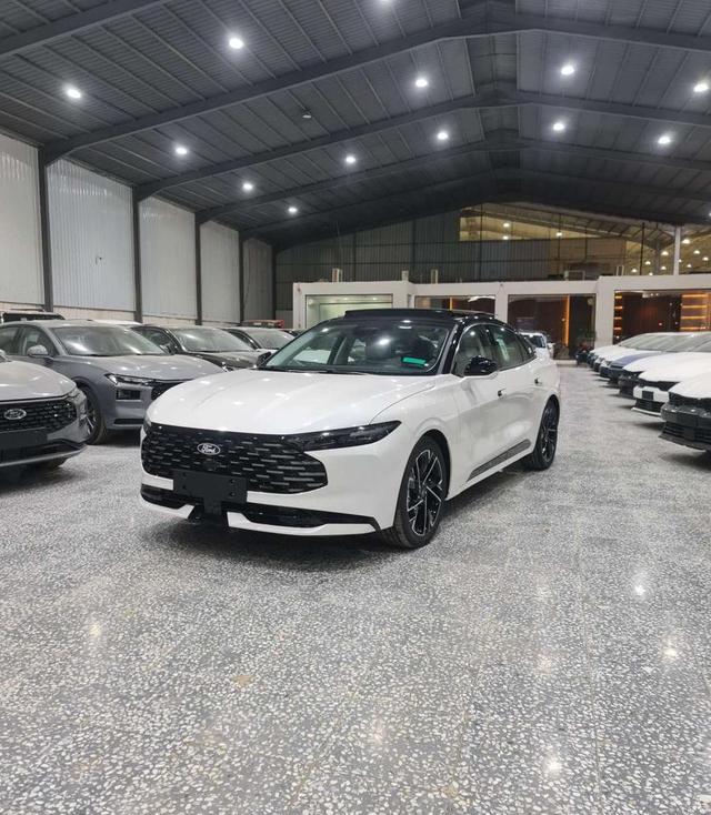 فورد تورس نيو
