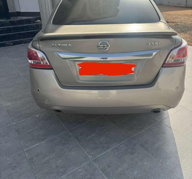 2014 نيسان التيما