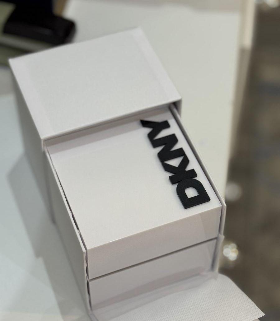 ساعة دكني DKNY