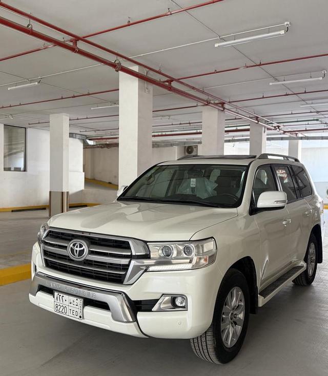 لاندكروزر GXR 2019